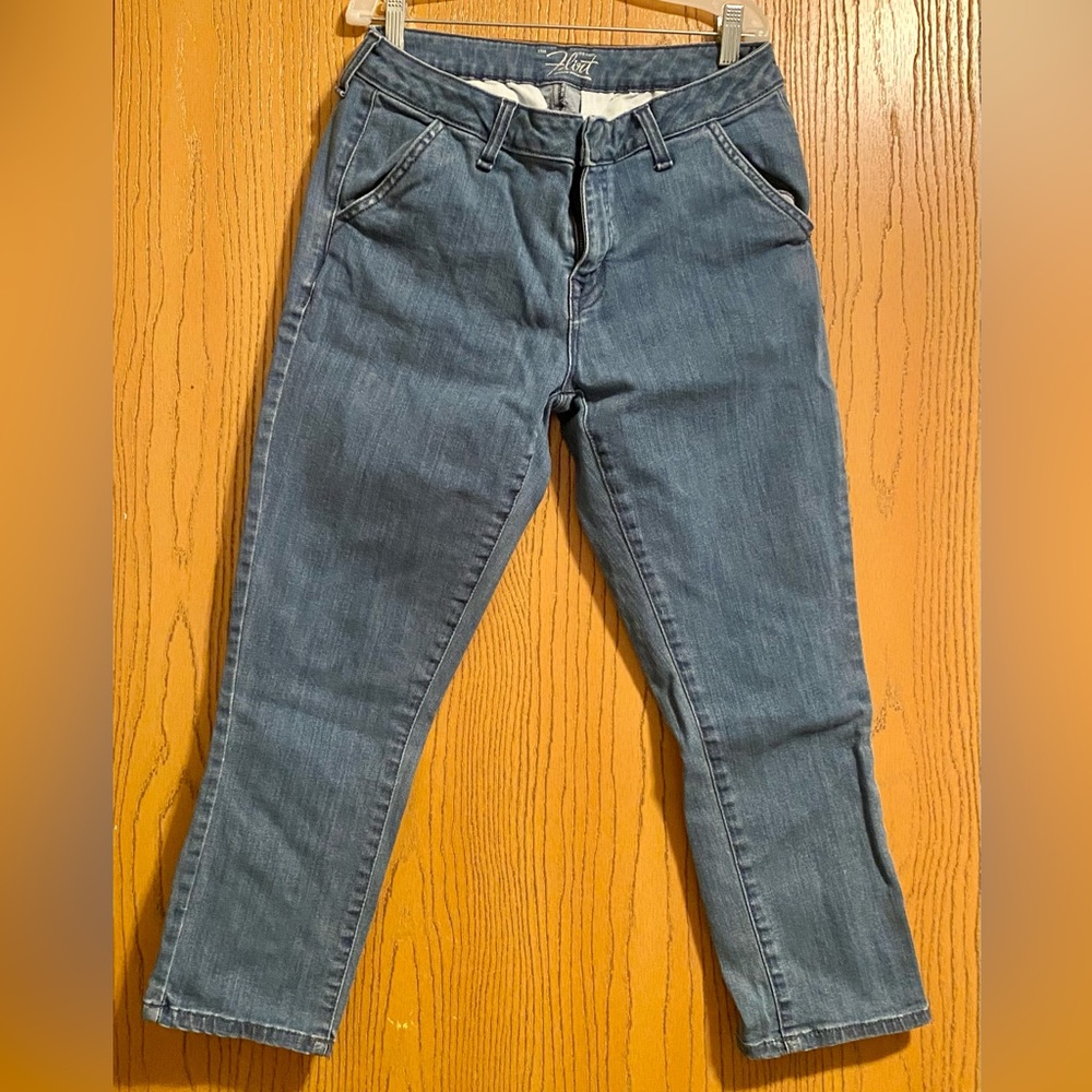 Old Navy “The Flirt” crop jeans 👖